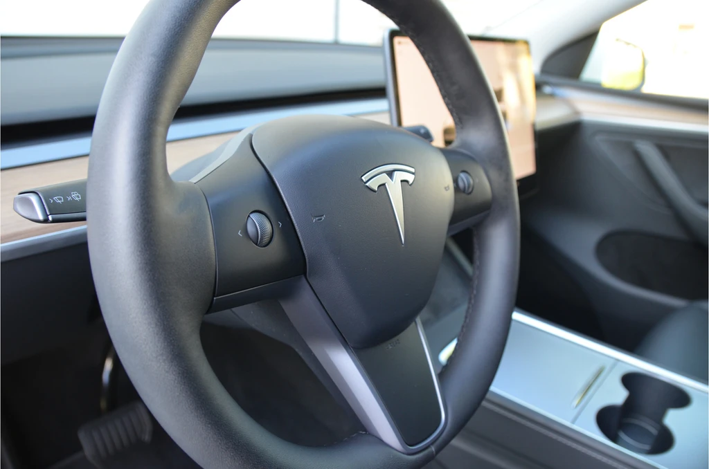 Tesla Model Y – foto 16
