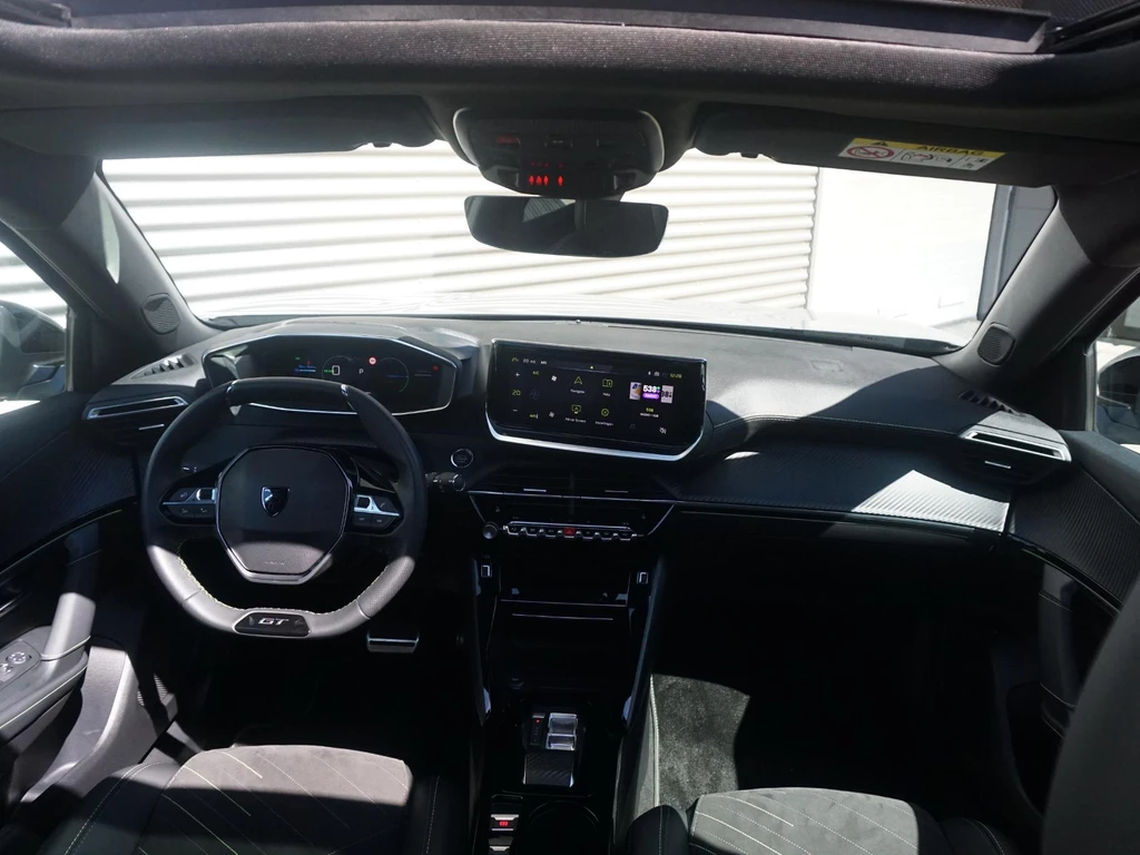 Peugeot e-2008 – foto 15
