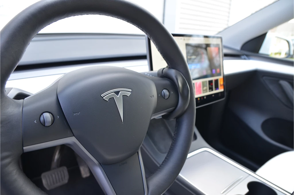 Tesla Model Y – foto 15