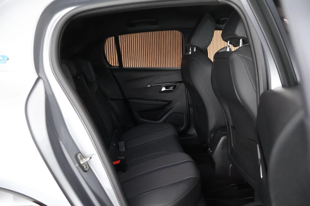 Peugeot e-208 – foto 11