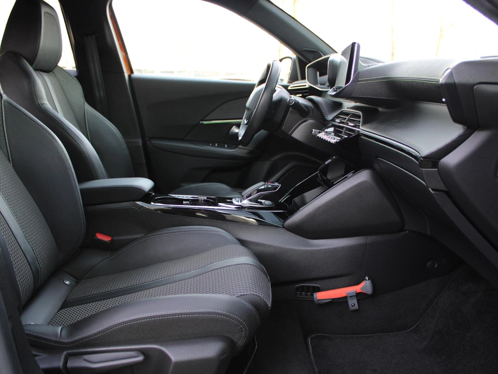 Peugeot e-2008 – foto 9