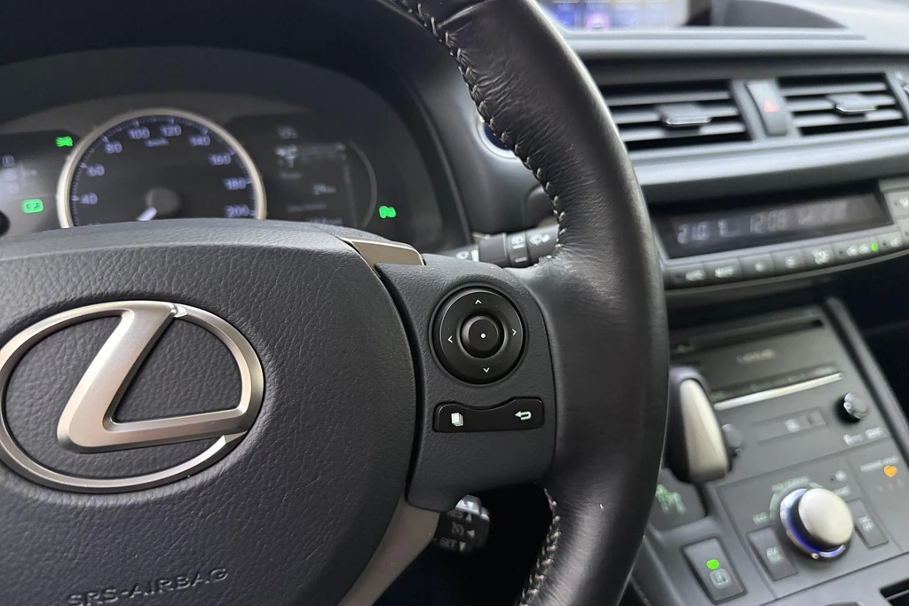 Lexus CT – foto 33