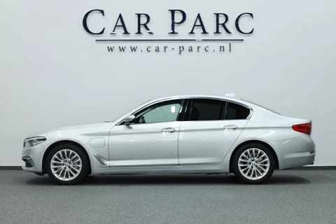 BMW 5-serie 530e iPerformance High Executive LED/VIRTUAL/SFEER/SOFT/LEER+S.VERWARMING/LMV/CAM/ECC/12 MND GARANTIE