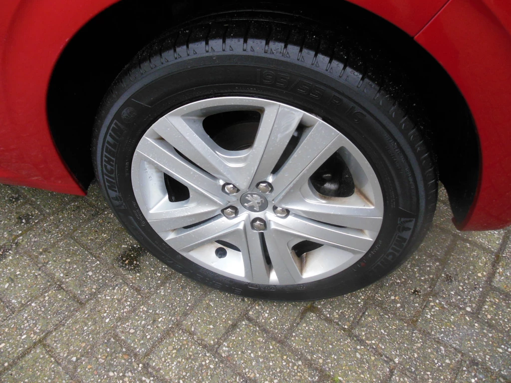 Peugeot 208 – foto 7