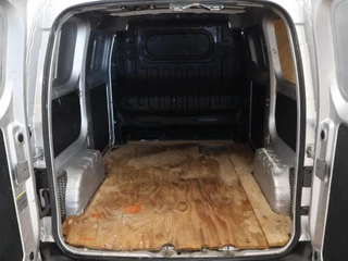 Nissan NV200 – thumbnail 12