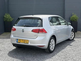 Volkswagen Golf – thumbnail 3