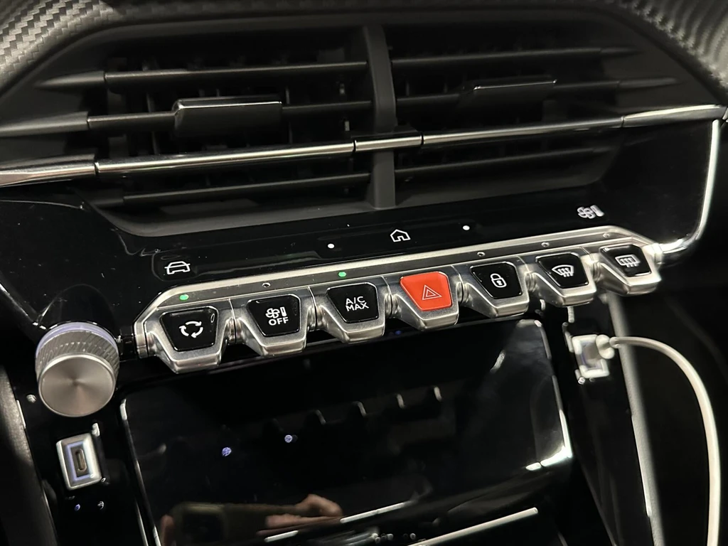 Peugeot 208 – foto 40