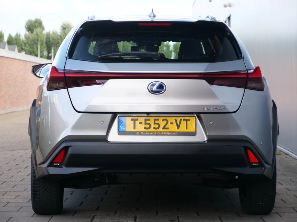 Lexus UX – foto 4