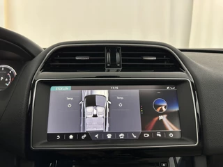 Jaguar F-PACE – thumbnail 17
