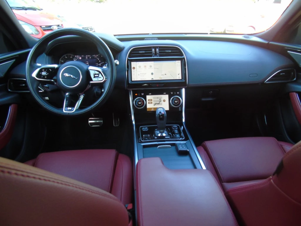 Jaguar XE – foto 25