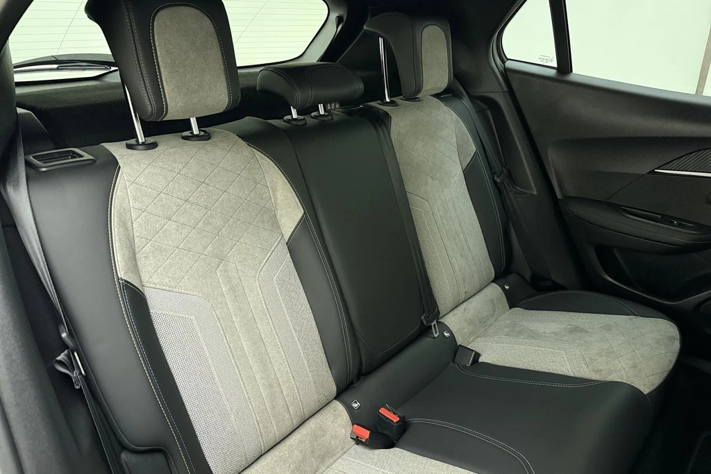 Peugeot e-2008 – foto 16