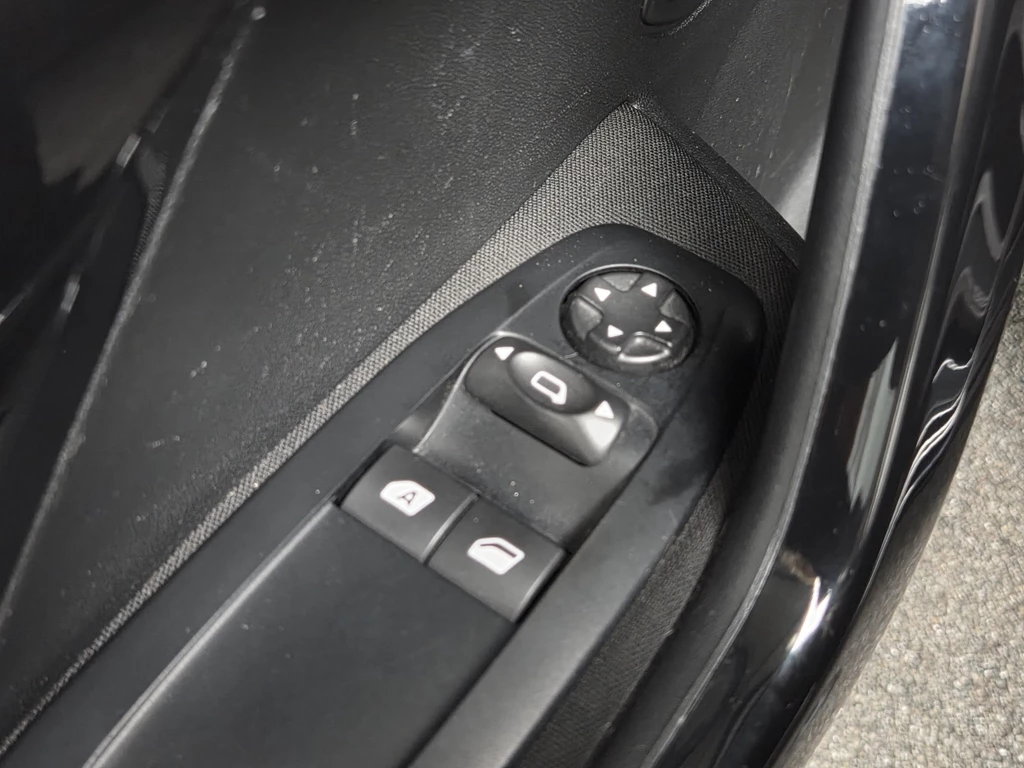 Peugeot 208 – foto 22