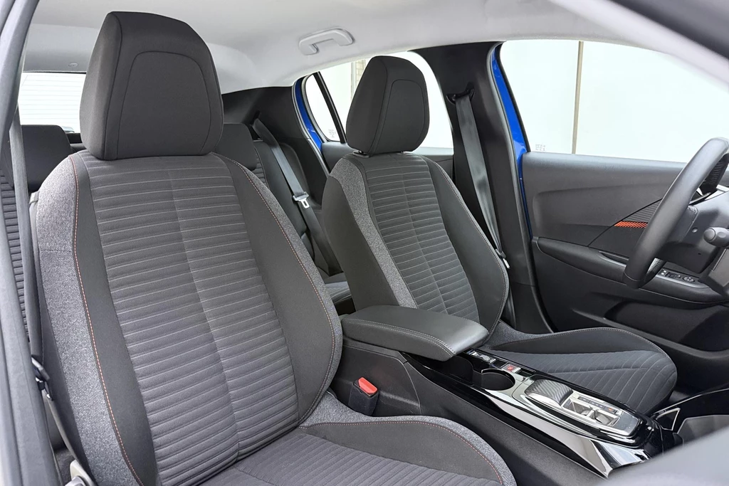 Peugeot e-208 – foto 11