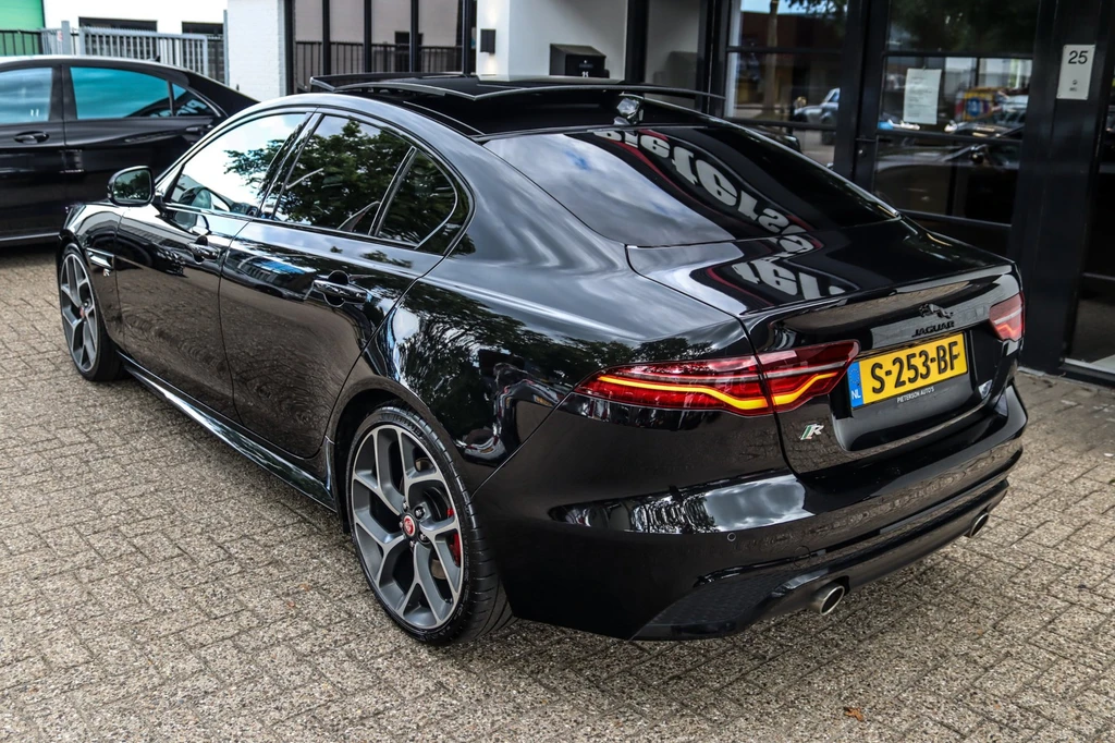 Jaguar XE – foto 4