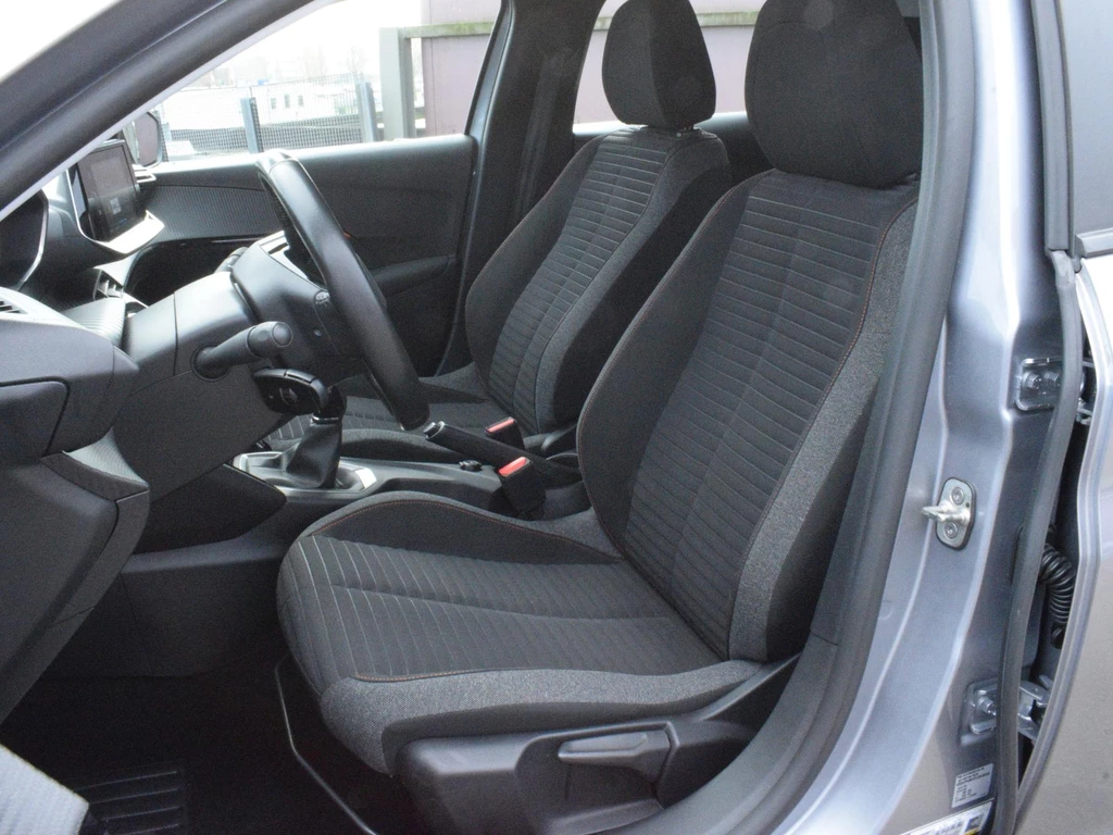 Peugeot 208 – foto 21
