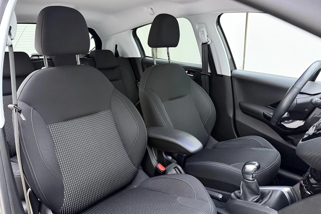 Peugeot 208 – foto 13