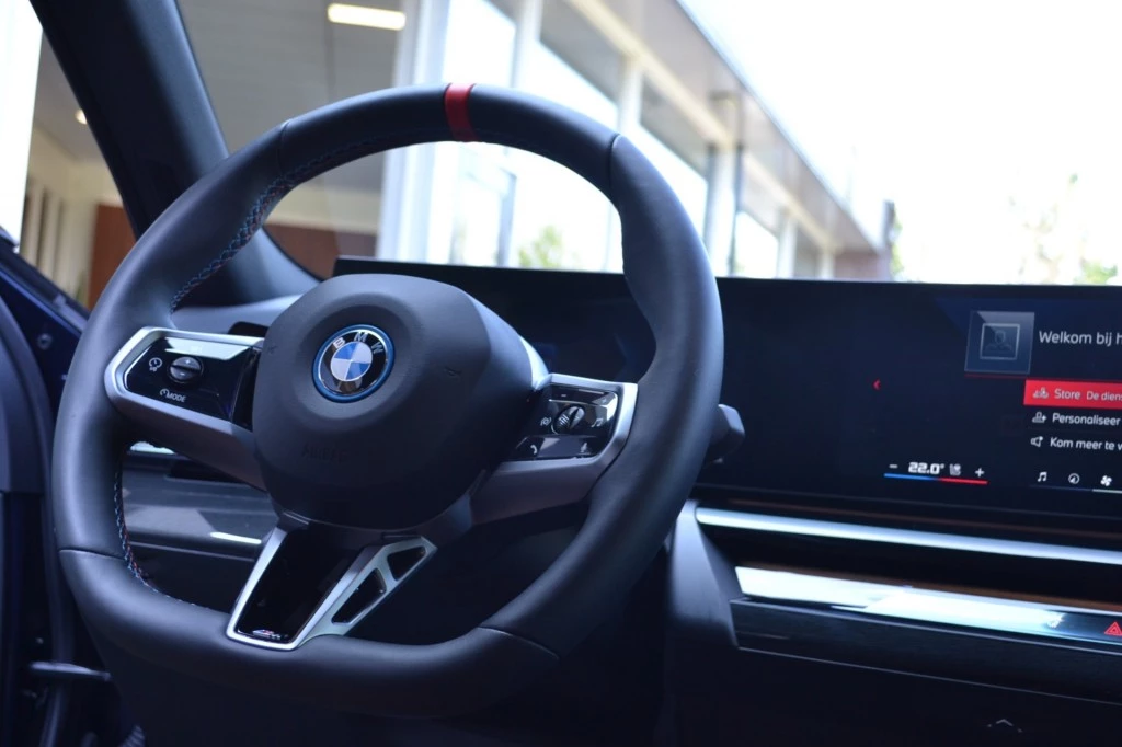 BMW i5 – foto 15