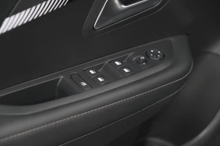 Peugeot 208 – thumbnail 32