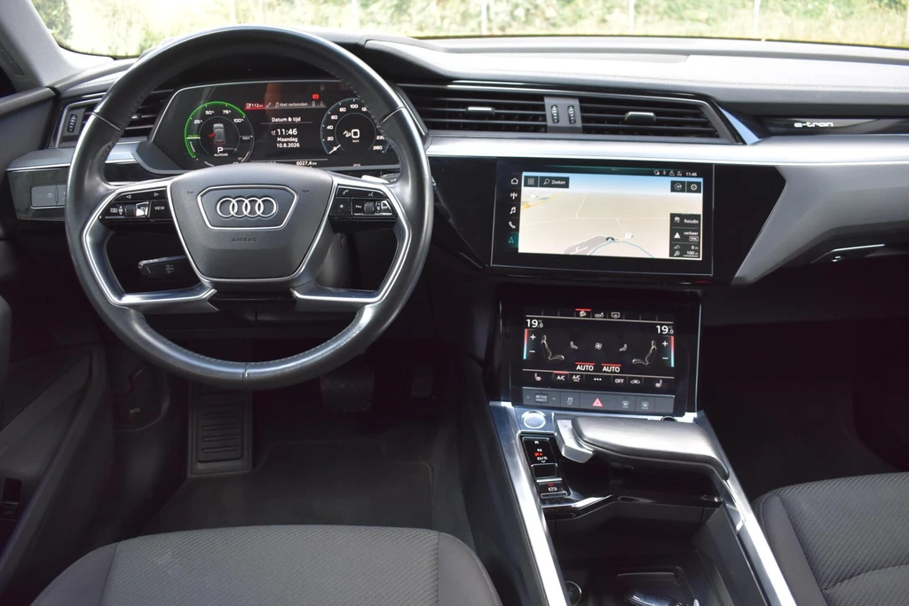 Audi e-tron – foto 12