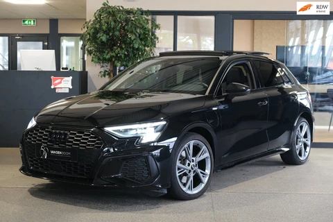 Audi A3 Sportback 40 TFSI e S-Line Black Pack Pano Led Acc Pdc Cam