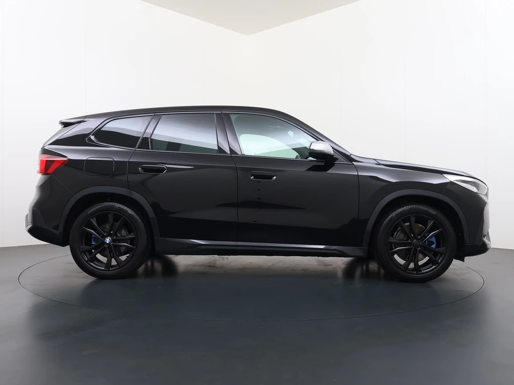 BMW iX1 – foto 8