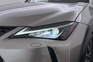 Lexus UX – thumbnail 48