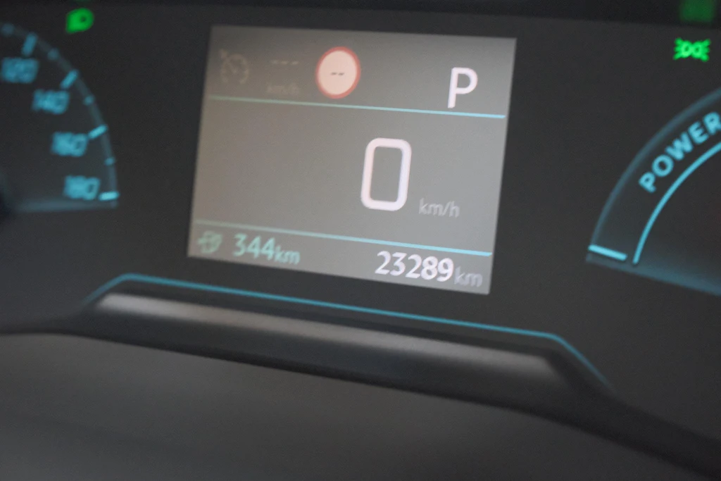Peugeot e-208 – foto 33