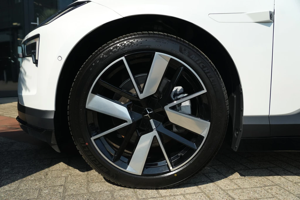 Polestar 4 – foto 9