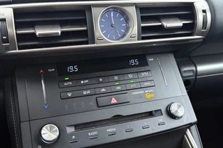 Lexus IS – thumbnail 32