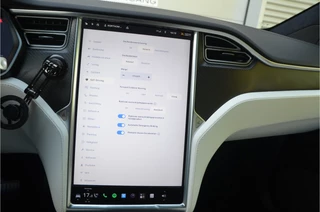 Tesla Model X – thumbnail 20