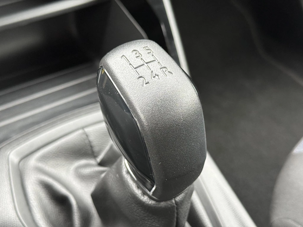 Peugeot 208 – foto 24