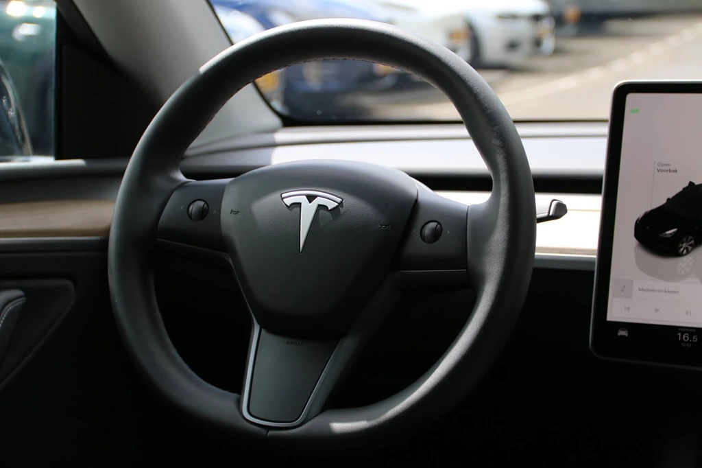 Tesla Model Y – foto 12