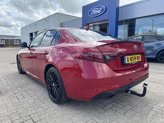 Alfa Romeo Giulia – thumbnail 2