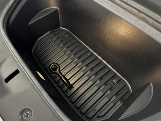 Tesla Model Y – thumbnail 64