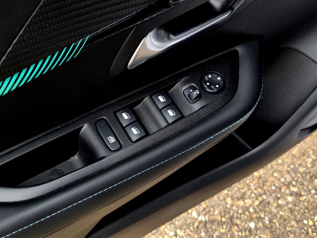 Peugeot 208 – foto 28