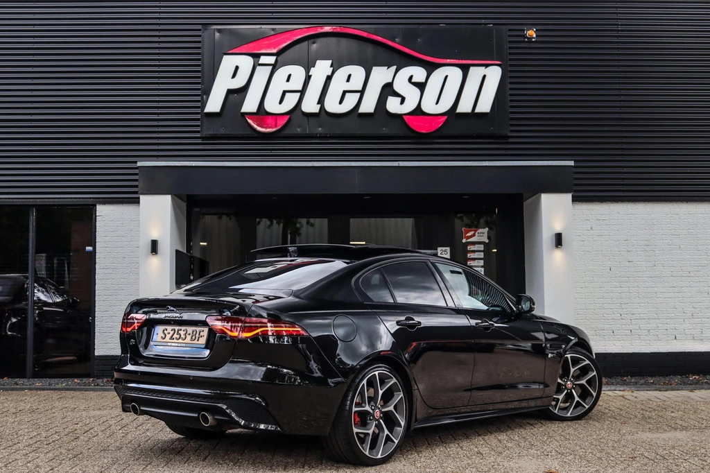 Jaguar XE – foto 6