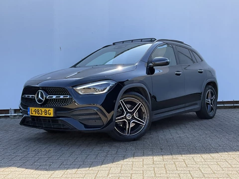 Mercedes-Benz GLA 200 164pk Solution AMG Memory Pano.dak Sfeerverl Hoogzitter Uitstraling!