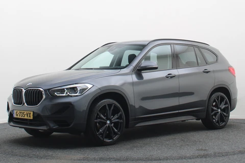BMW X1 xDrive20i Executive Edition LED, Apple Carplay, Head-Up, Camera, Trekhaak, DAB