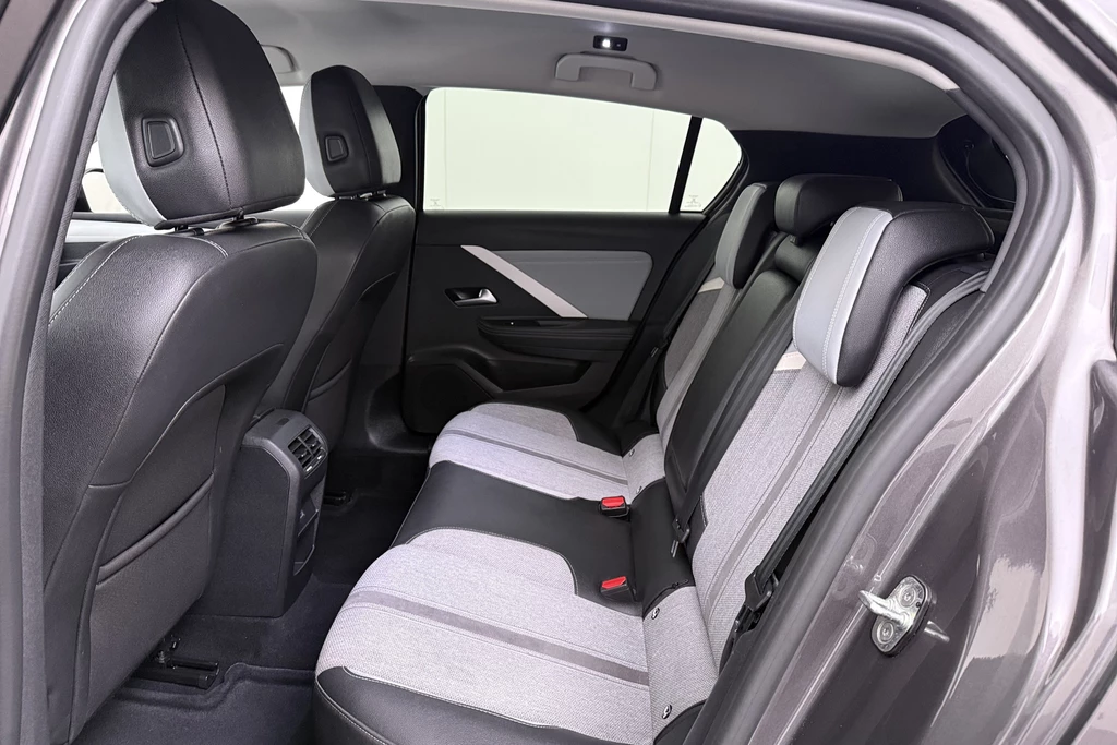Opel Astra – foto 11