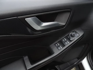Ford Kuga – thumbnail 60