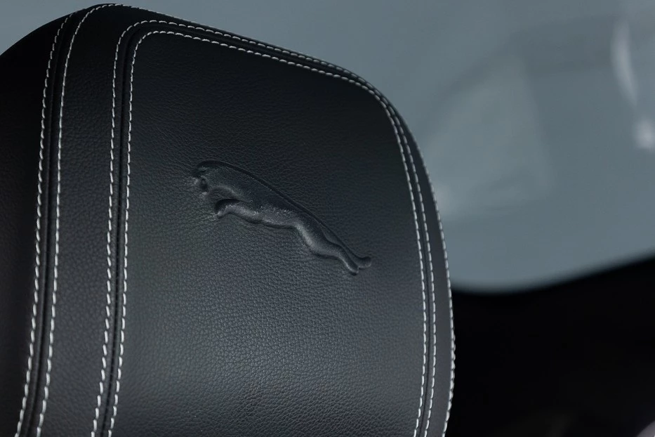 Jaguar E-PACE – foto 14