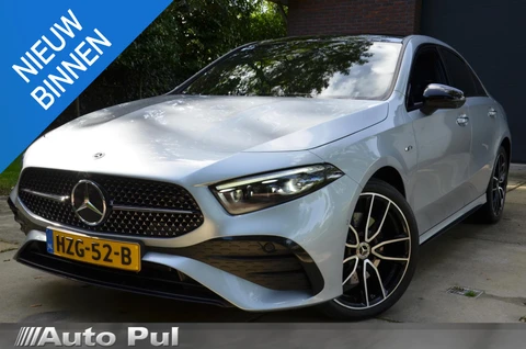 Mercedes-Benz A-klasse 250 e Business Solution AMG Automaat/Led/Navi/Pdc/Ecc/Panoramadak/Achteruitrijcamera/Stoelverwarming/Cr-Controle/Privacy-Glass/Lmv/19-Inch Lmv/ Elektrisch verstelbare voorstoelen met geheugenfunctie/360°-camera