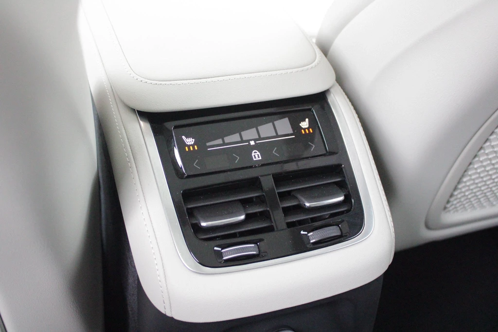 Volvo XC90 – foto 24