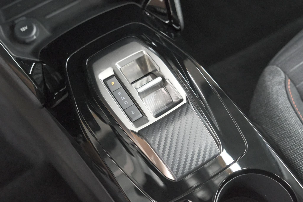 Peugeot e-208 – foto 39