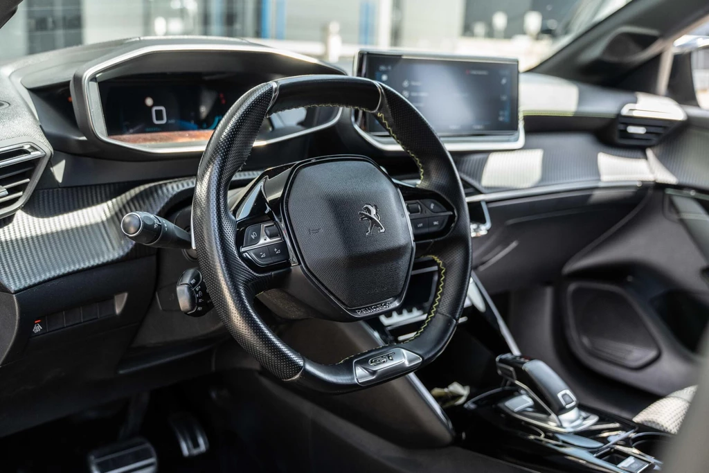 Peugeot 208 – foto 10