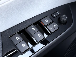 Toyota Prius – thumbnail 22