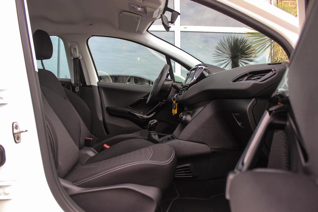 Peugeot 208 – foto 18