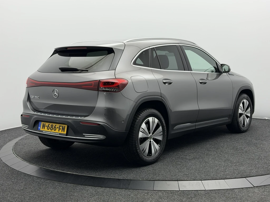 Mercedes-Benz EQA – foto 5