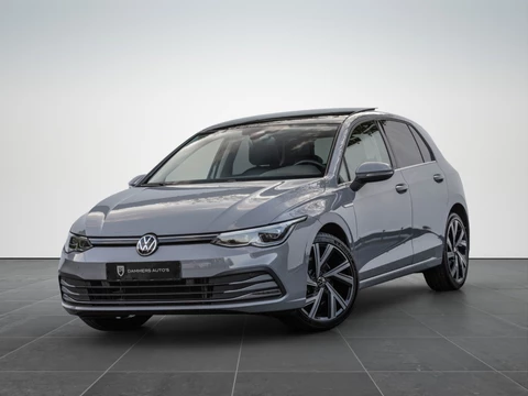 Volkswagen Golf 1.5 eTSI Style Pano LED Trekhaak Leder 18''
