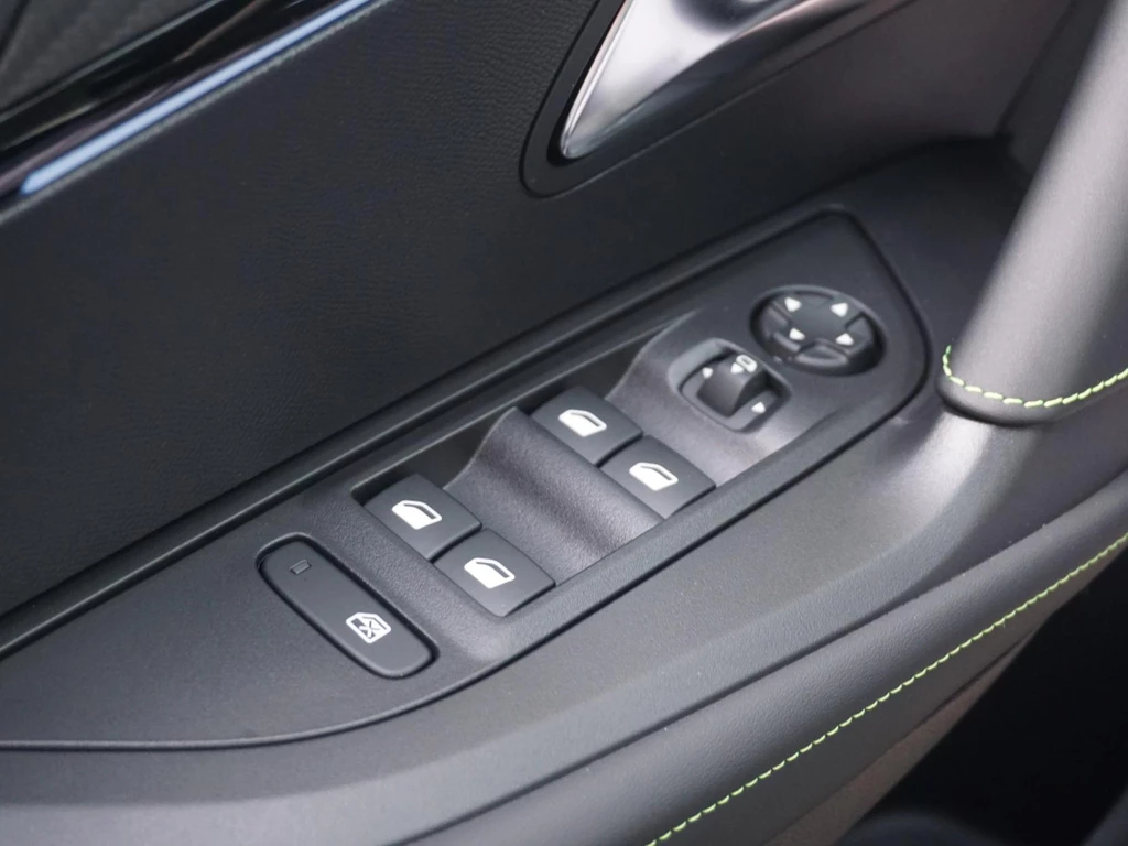Peugeot e-2008 – foto 15